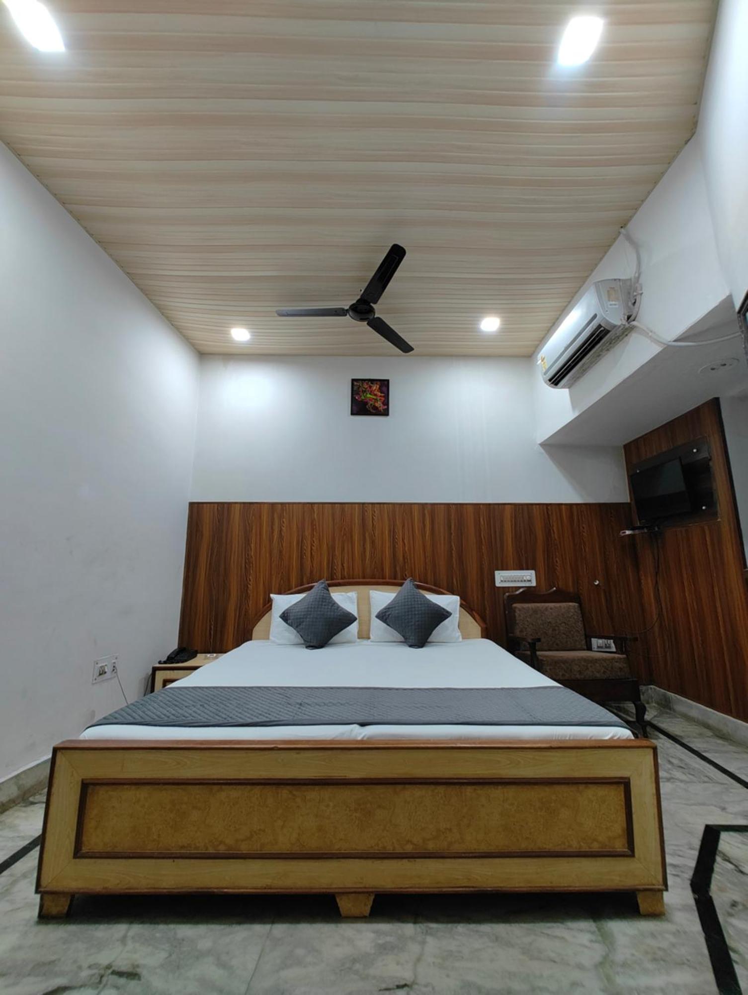 Hotel Swarajya Palace Agra  Zewnętrze zdjęcie